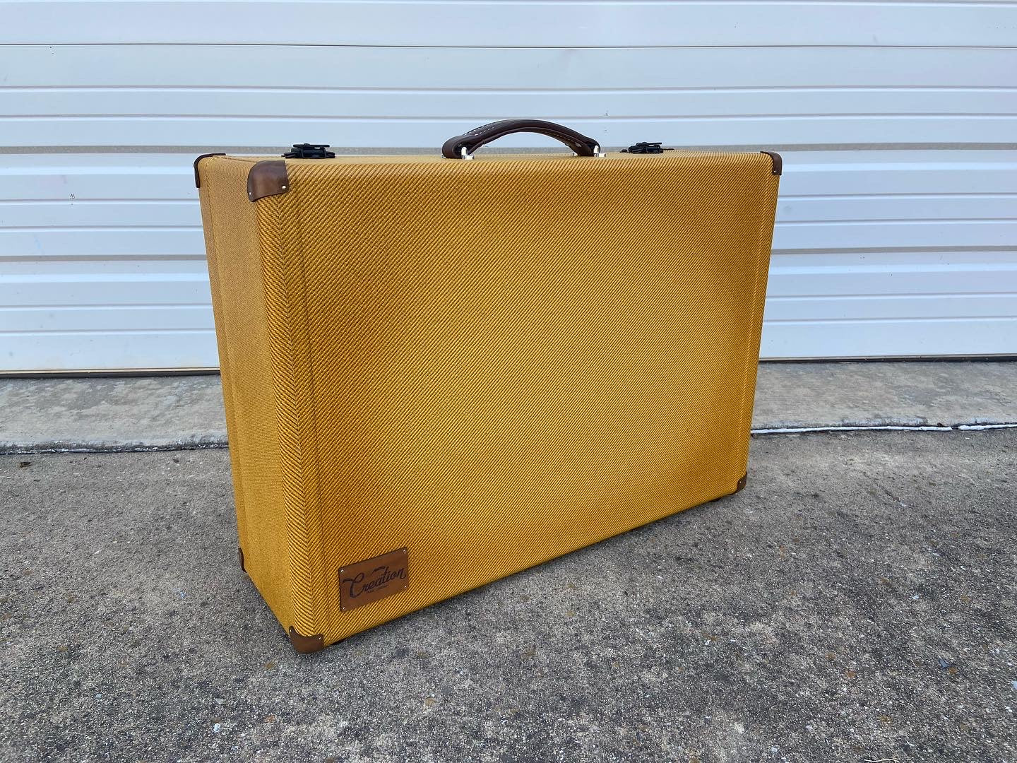 Amber Tweed Burst Finish