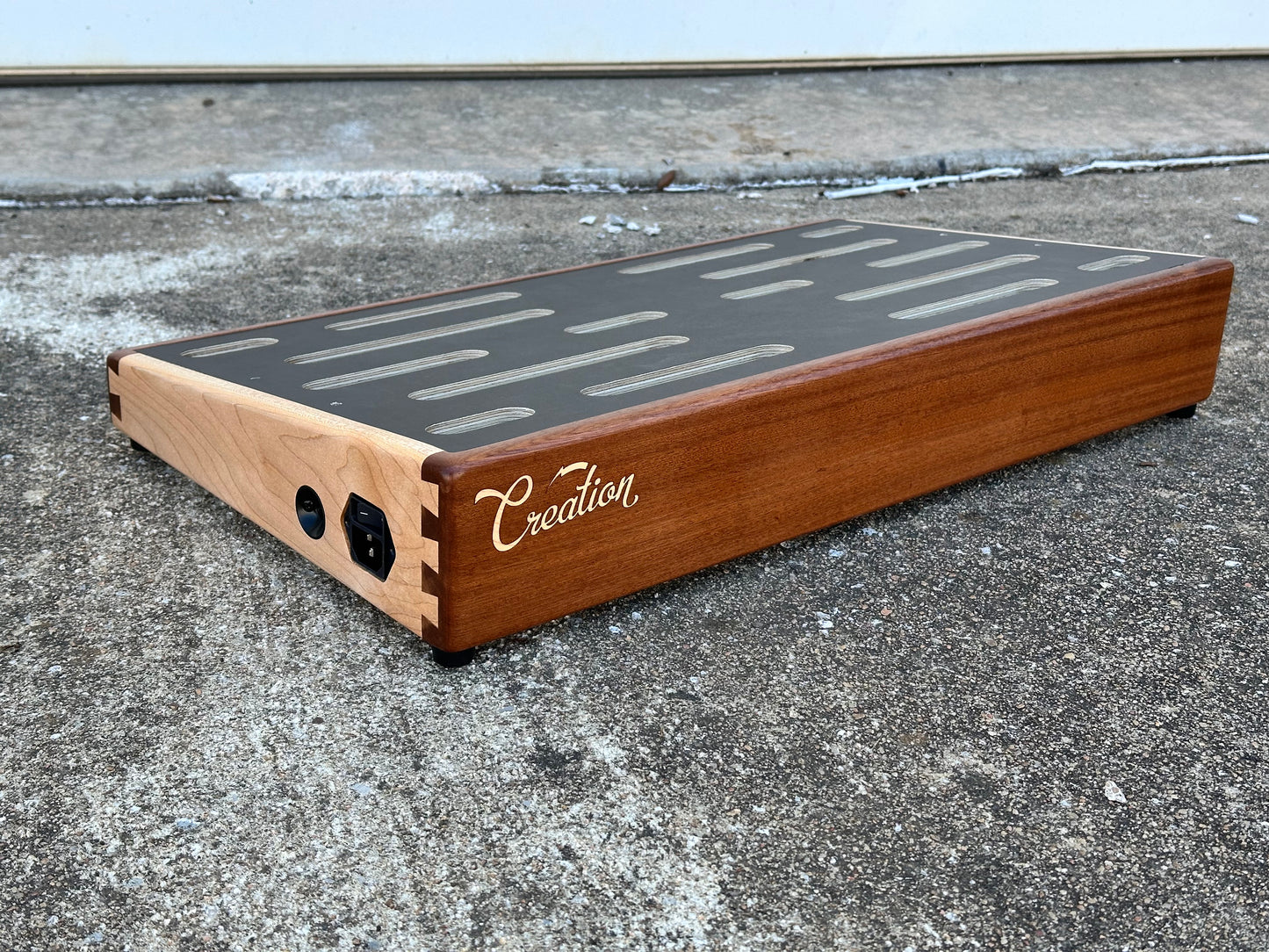 Custom Shop - African Mahogany and Maple with Maple Inlay Pedalboard - 22x12.5