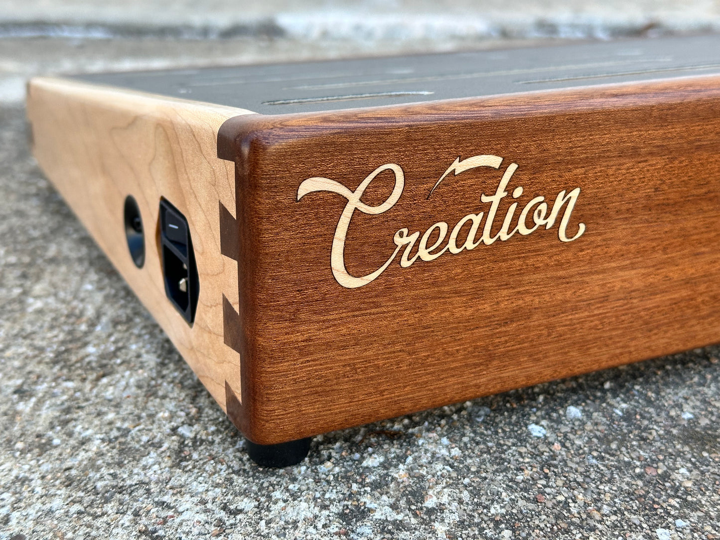 Custom Shop - African Mahogany and Maple with Maple Inlay Pedalboard - 22x12.5