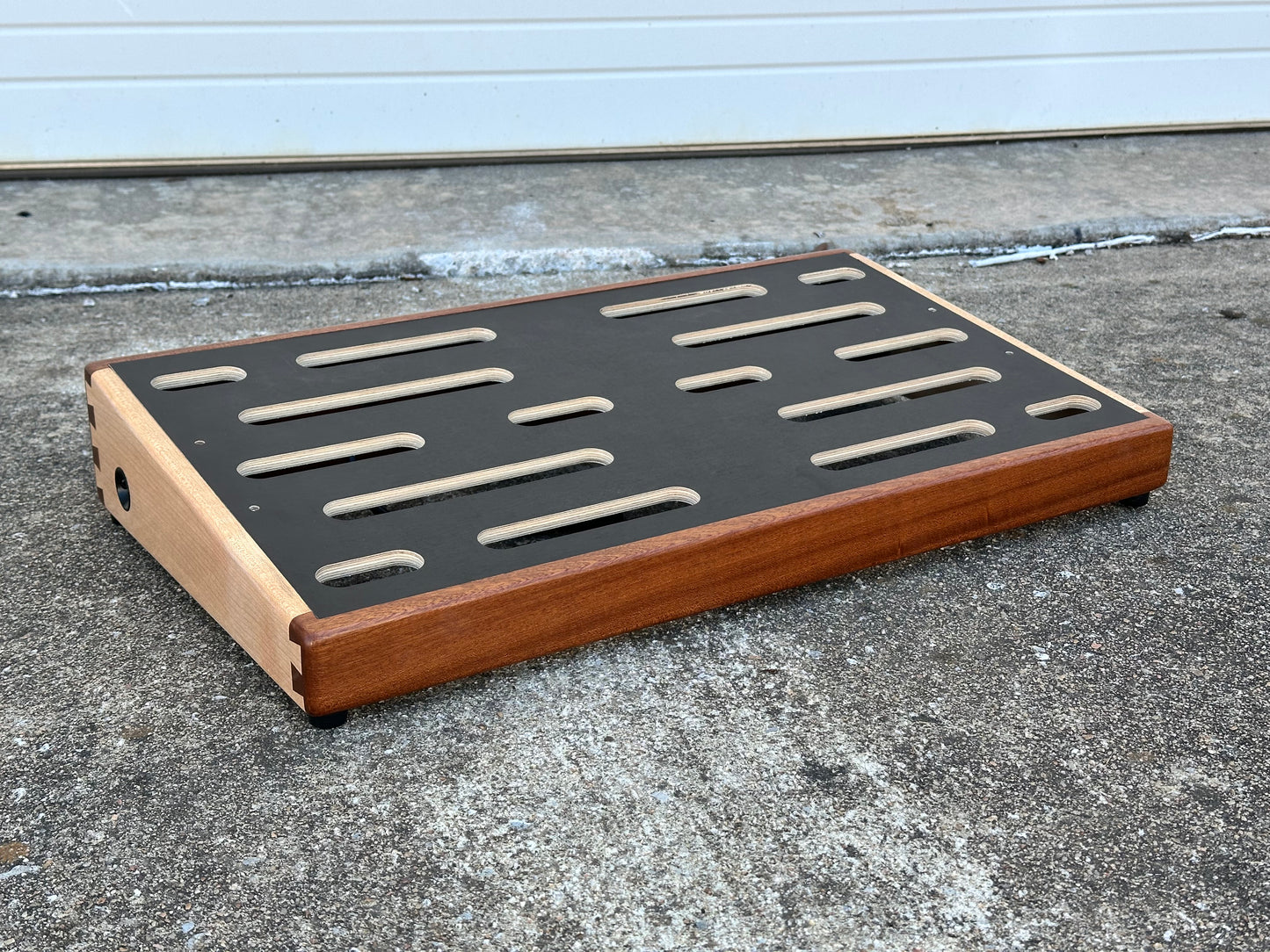 Custom Shop - African Mahogany and Maple with Maple Inlay Pedalboard - 22x12.5