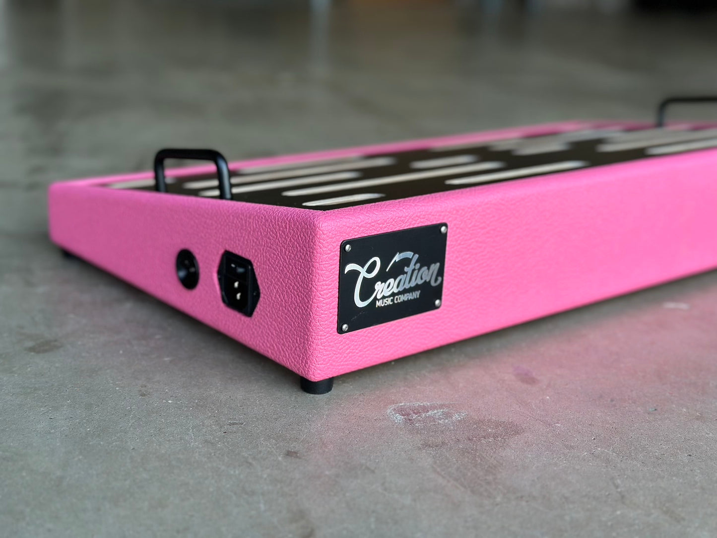 Custom Shop - Pink Tolex Pedalboard - 24x12.5