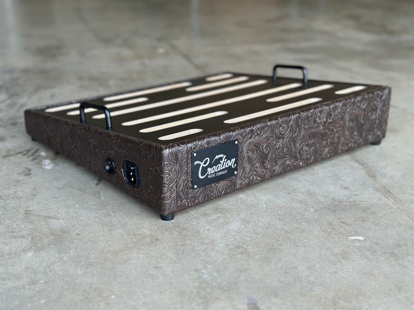 Custom Shop - Brown Western Tolex Pedalboard - 18x16 (Blem)
