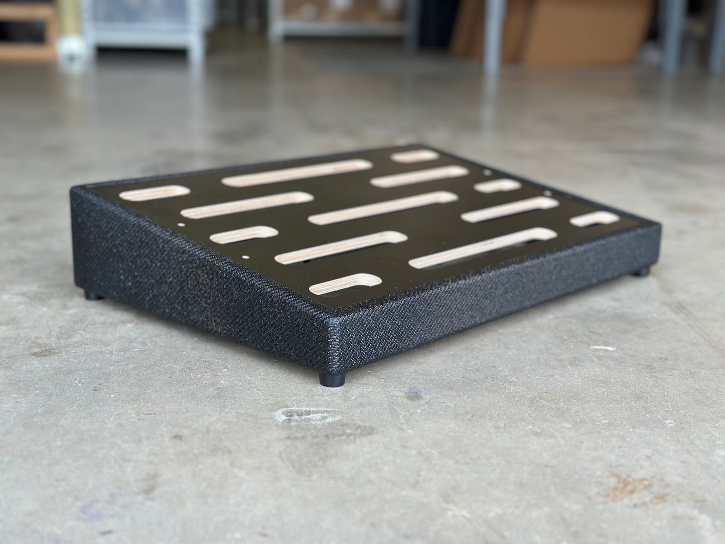 Custom Shop - Black Tweed Pedalboard - 18x12.5