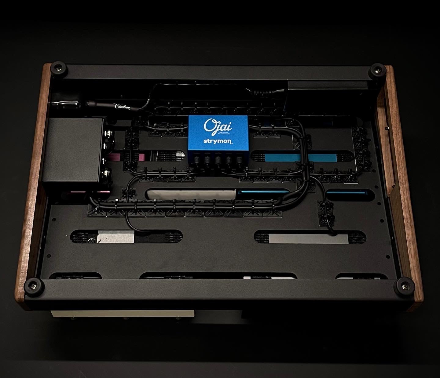 Custom Pedalboard Wiring Setup