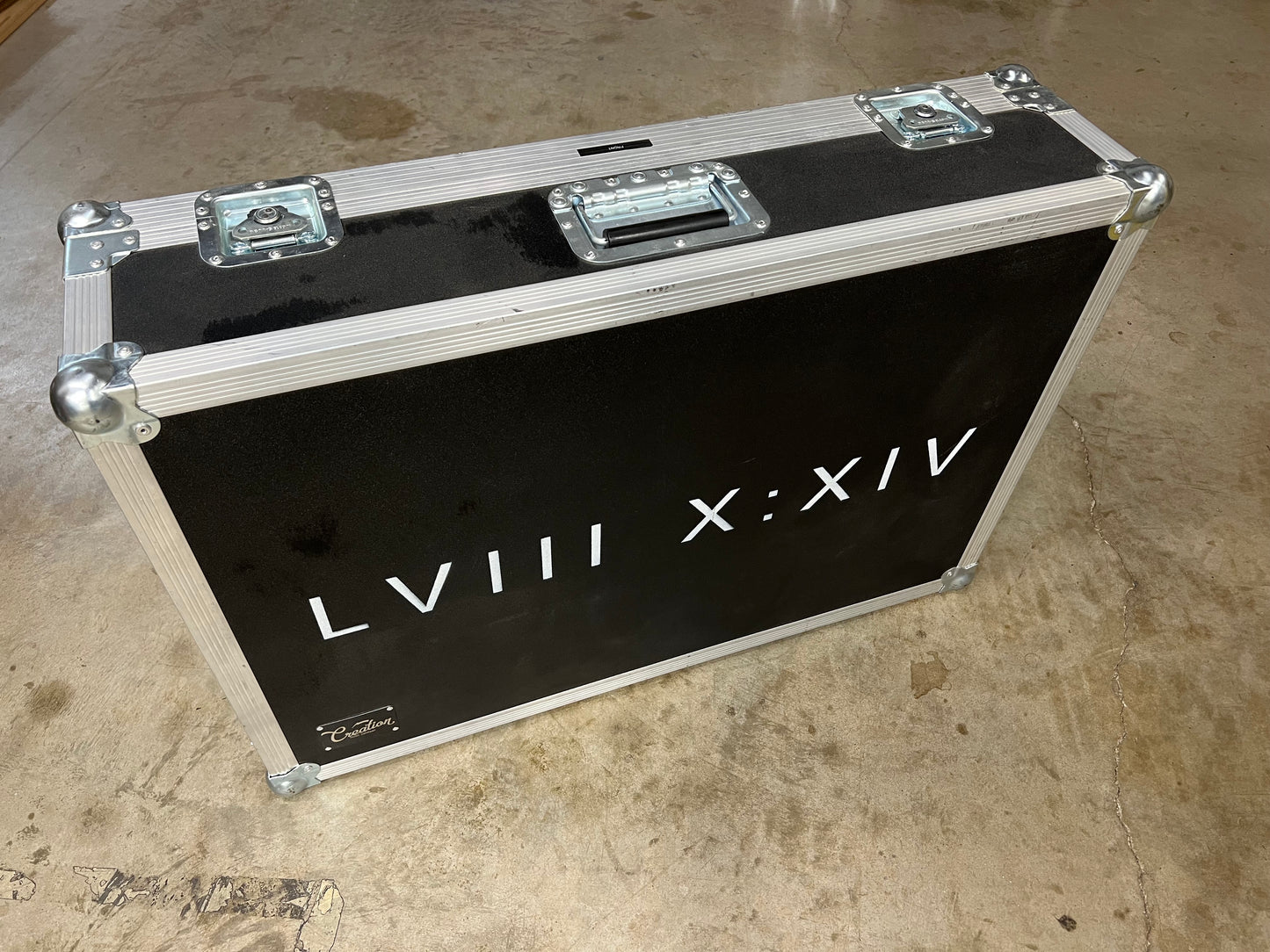 Used 31x20 Live-In Board and Case Bundle