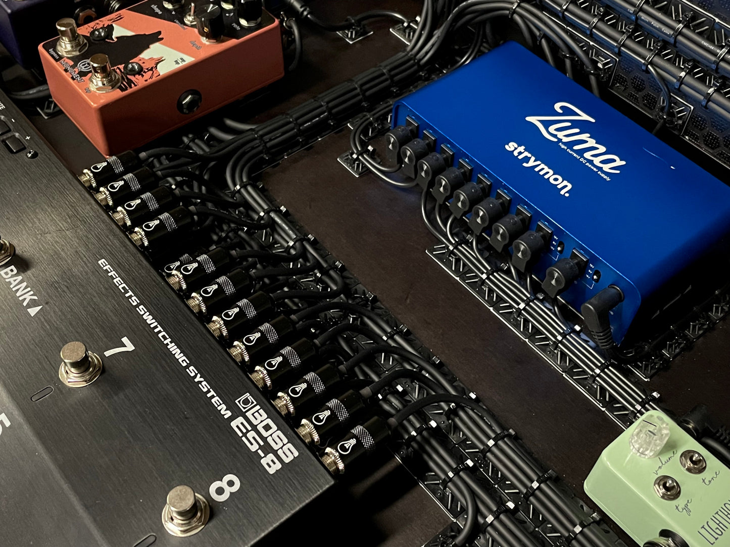 Custom Pedalboard Wiring Setup