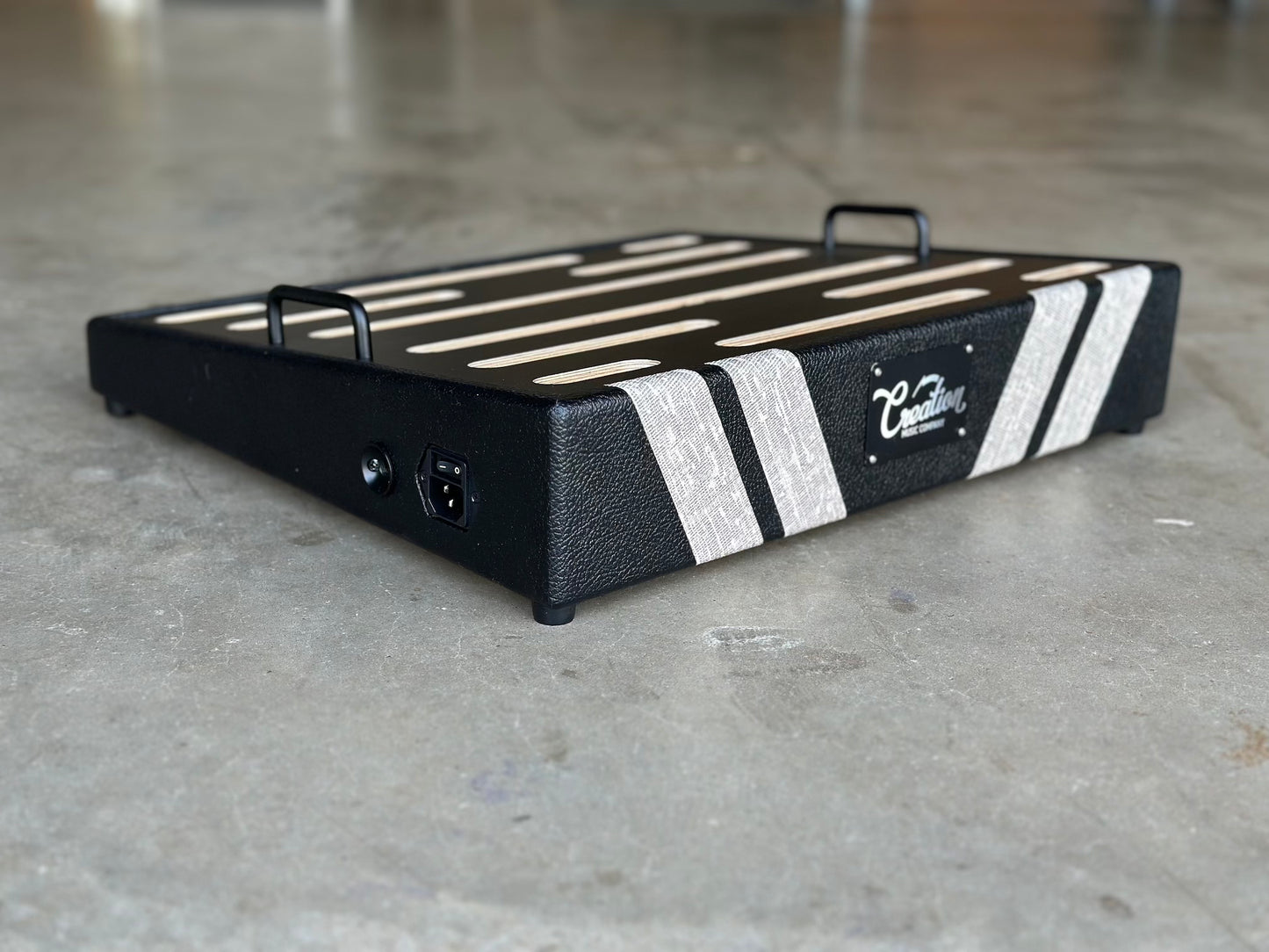 Custom Shop -  Black/Fawn Tolex Pedalboard - 18x16