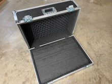 B-Stock Live-In Flight Case 27.5x19x7.25 w/ Trolley